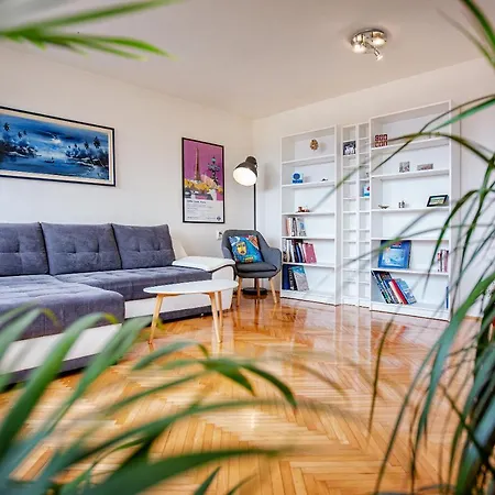 No.15 Apartment *