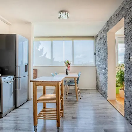 Apartment No.15 *