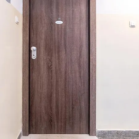 Apartment No.15